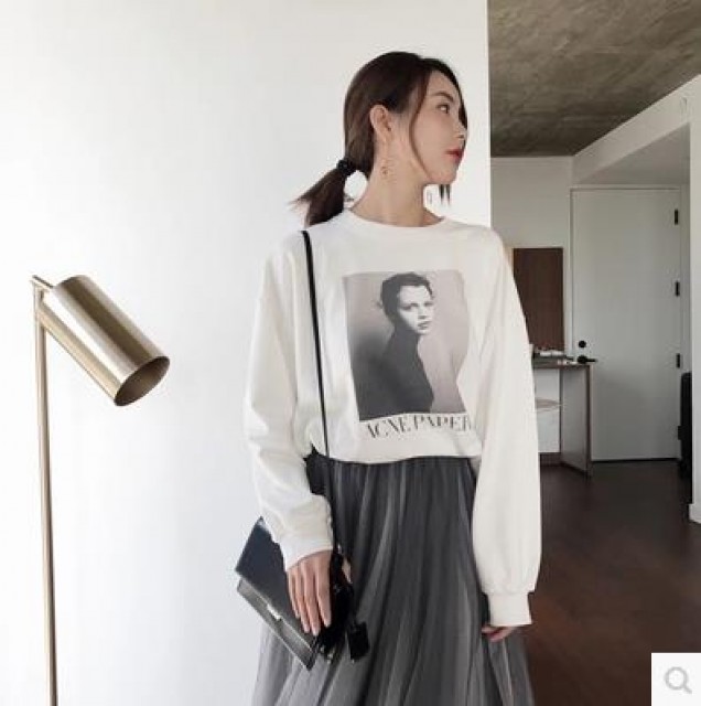 [해외] 2018 봄 신상 라운드 맨투맨 루즈핏 화이트 티 셔츠 여