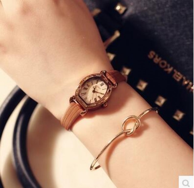 [해외] 여성 빈티지 시계 가죽 밴드 시계 선물